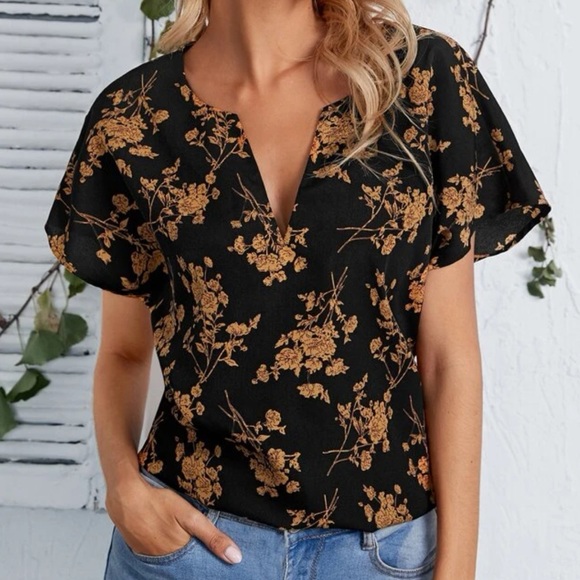 Tops - Floral V-Neck Blouse